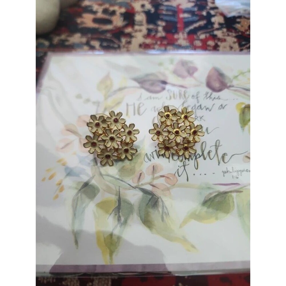 Vintage Daisy post Earrings round #277